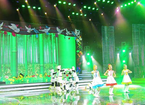 北京2013年央视少儿春晚舞台香蕉视频污版免费下载