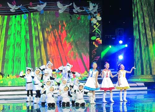 北京2013年央视少儿春晚舞台香蕉视频污版免费下载